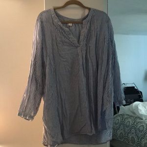 Lightweight, striped top